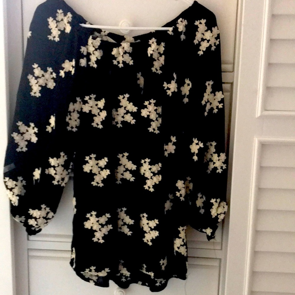 Cute little top worn a couple of times!